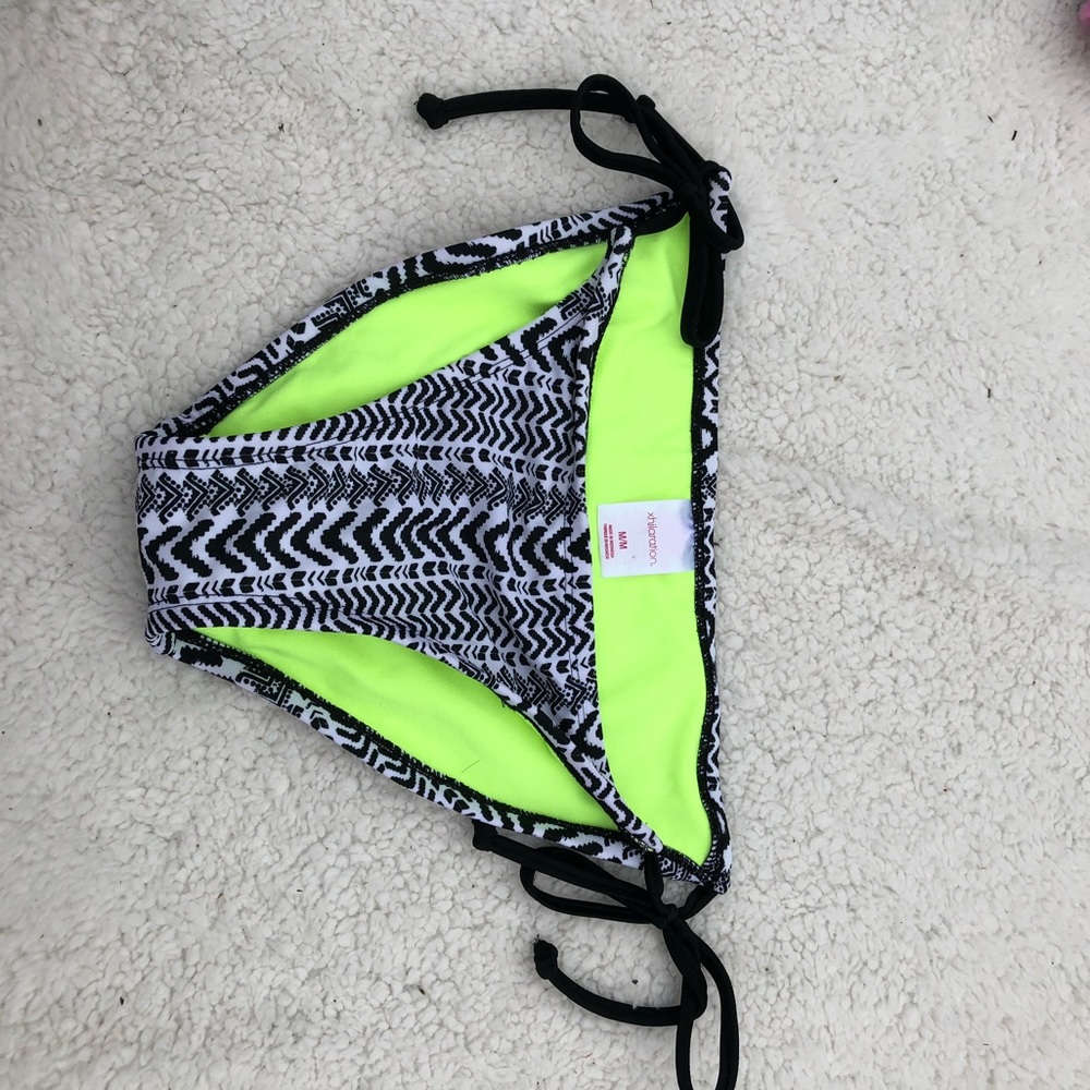 2 for 14 💋💋 bikini bottoms!